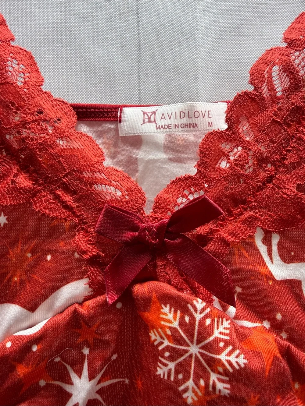 Avidlove NWT Red Christmas Themed Reindeer Tree Peint Lace Trim Chemise Lingerie